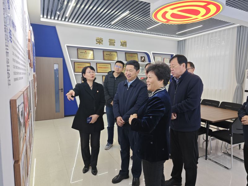 用大狗鸡巴操我大骚逼看视频2025年05月09日上午 安阳市人大常委会副主任、市总工会党组书记、主席夏军一行莅临华阳电磁铁参观调研；对公司2023年全国五一劳动奖章获得者汪利娜慰问，并听取劳模工作室相关情况汇报
